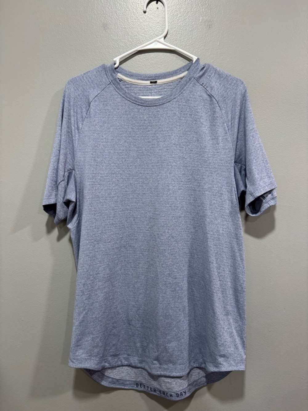 Lululemon License To Train Short Sleeve Shirt in Blue Size Medium